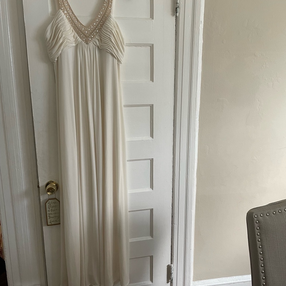 Elegant Ivory Beaded V-Neck Maxi Dress - Picture 2 of 8